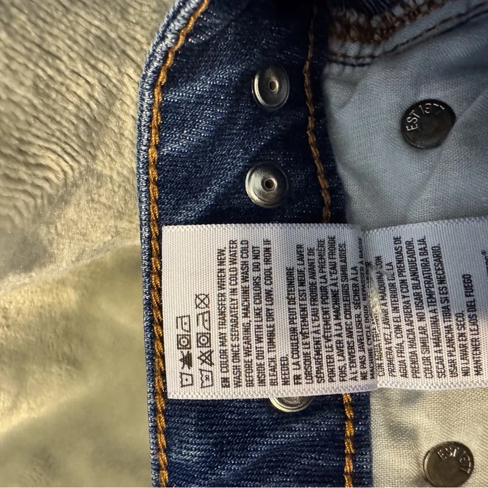 American Eagle Outfitters this chic